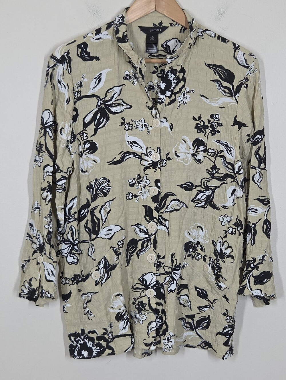 Ali Miles Tan Black Floral Button Up Textured Boho Lagenlook Minimalist Medium